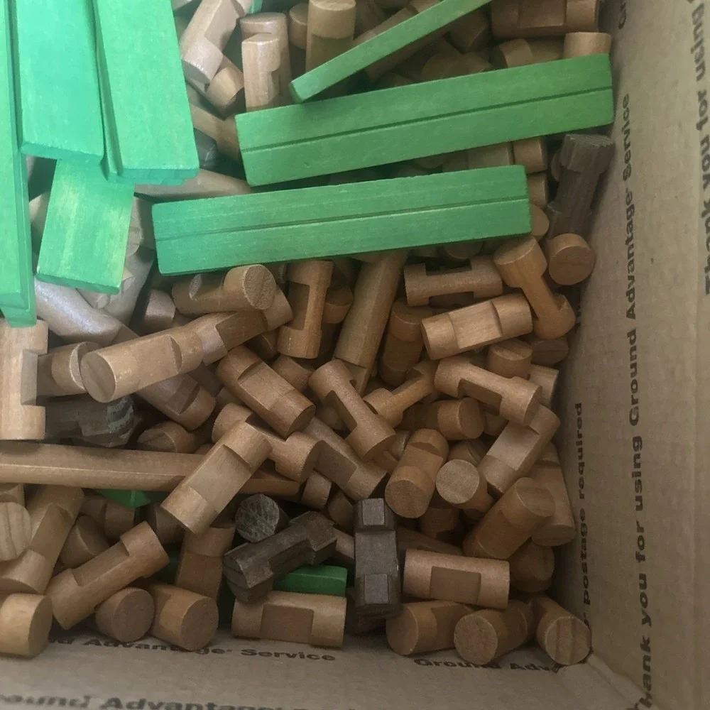 Lincoln Logs Lot 8 Pounds With Plenty of Different Pieces Clean